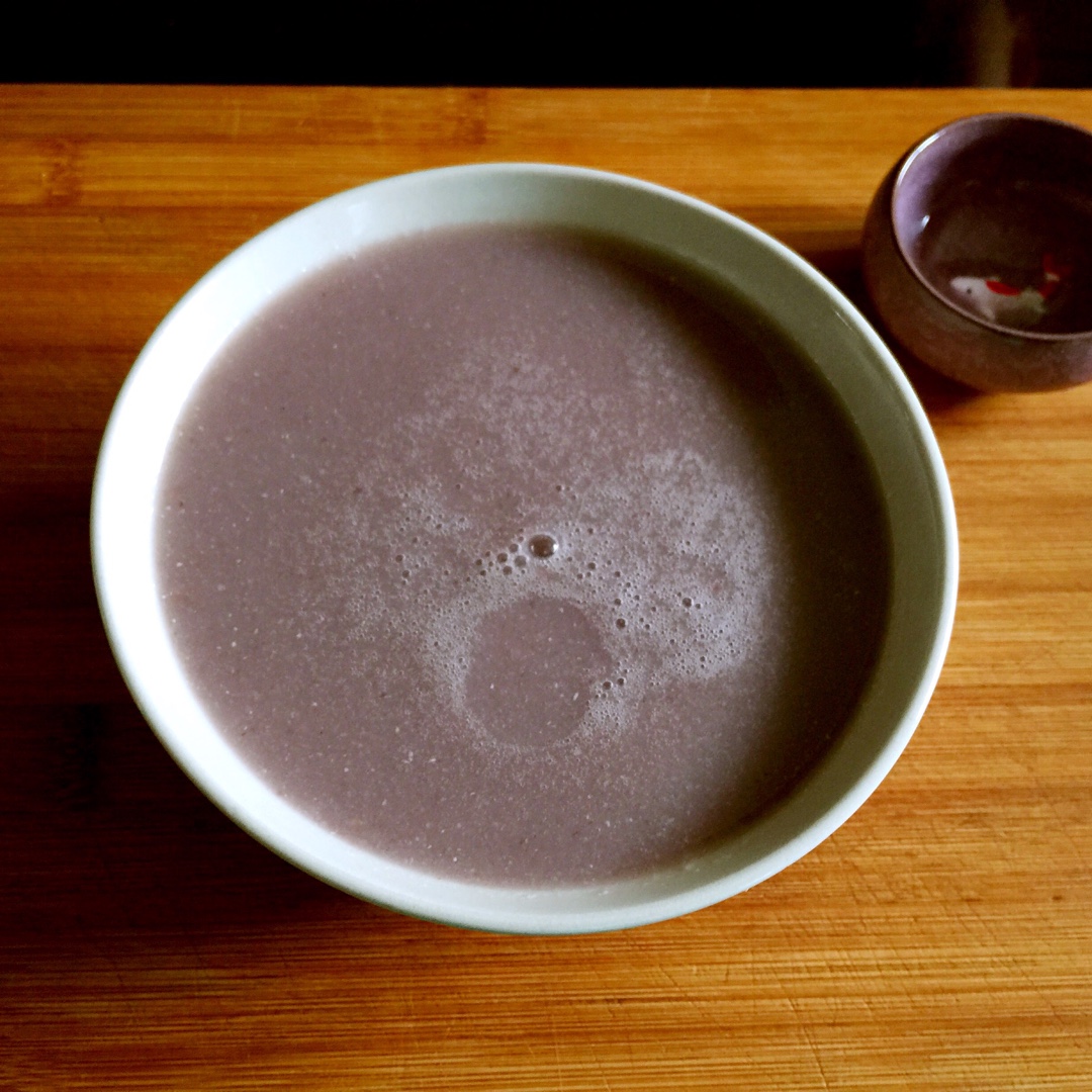 学做点心的康康妈做的红豆薏米糊