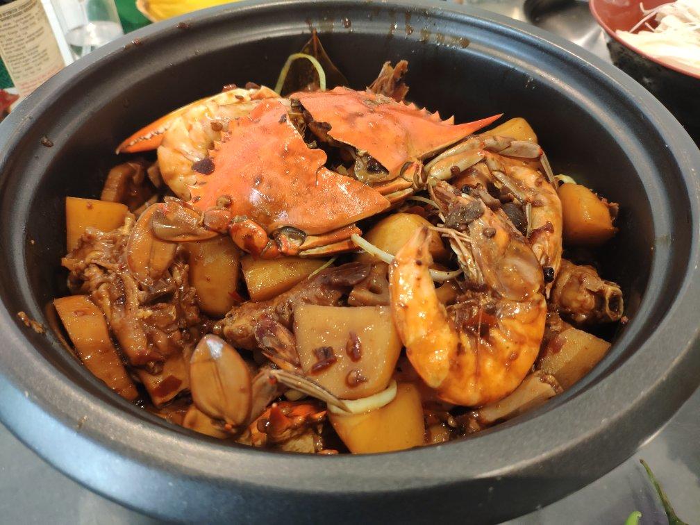 胖哥俩肉蟹煲