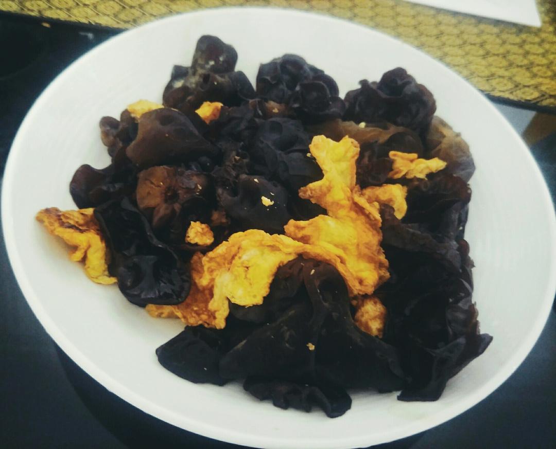 木耳炒鸡蛋