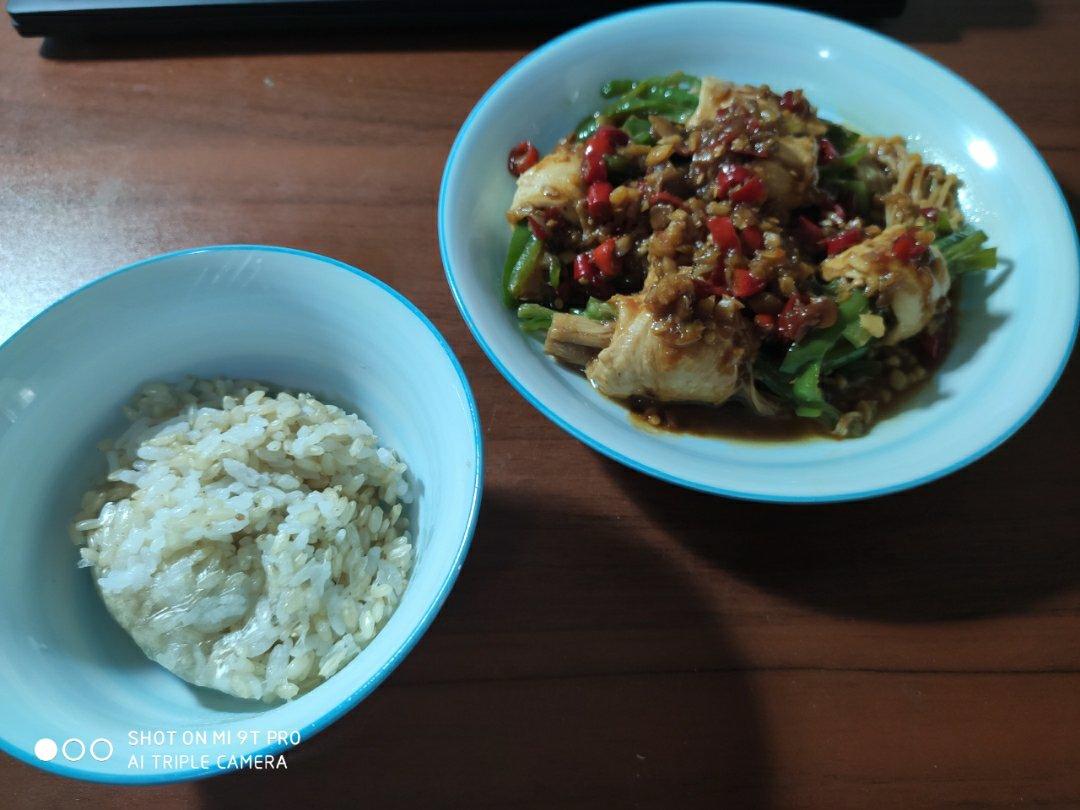 鲜香十足 —— 蒜香麻辣肥牛金针菇卷