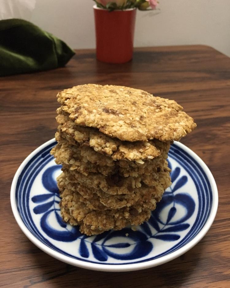 素食:有机燕麦芝麻大饼干