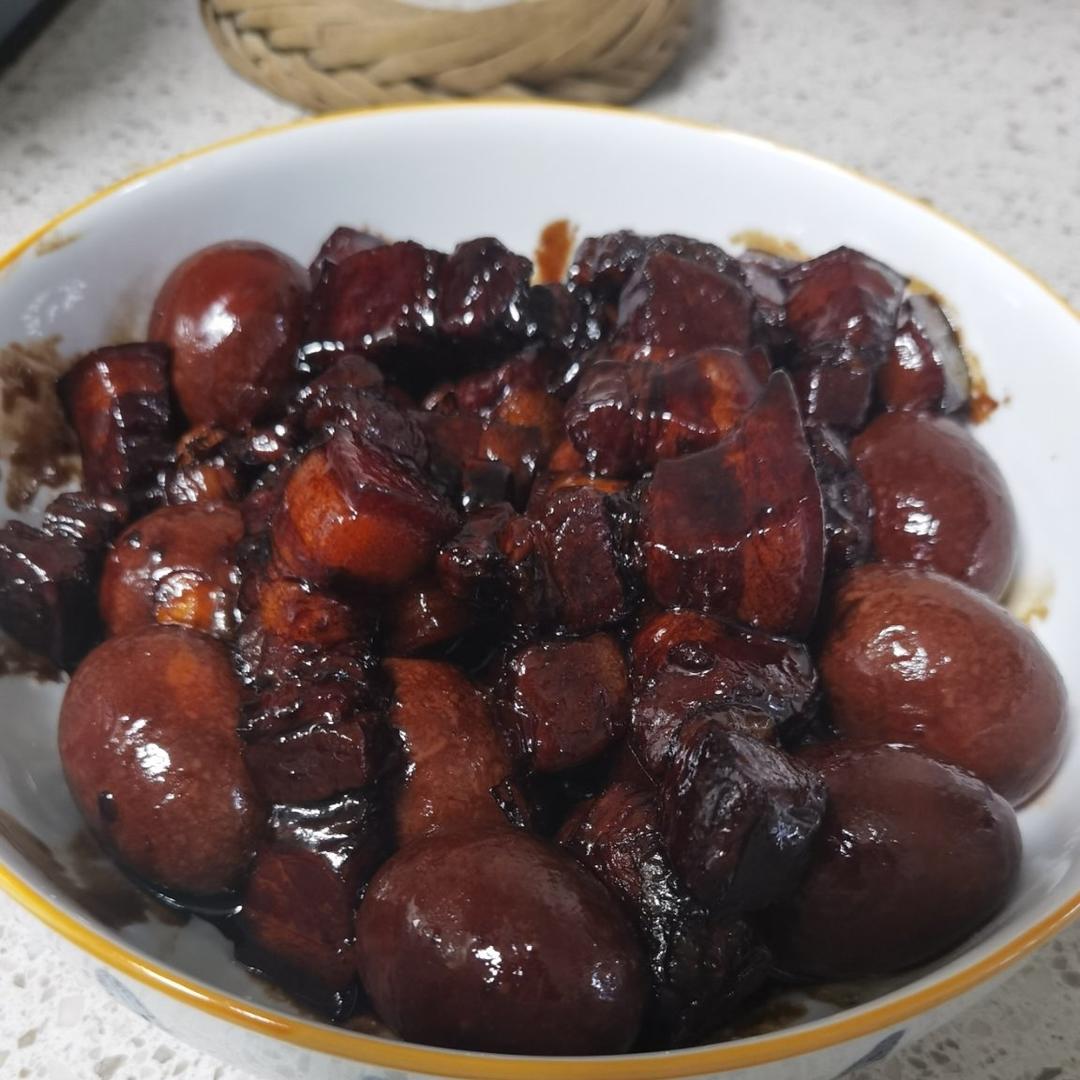 上海红烧肉：红烧肉加鸡蛋，上海人的吃法赞！