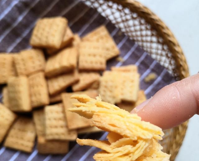 咸蛋黄控必做‼️➰咸蛋黄千层饼干的做法