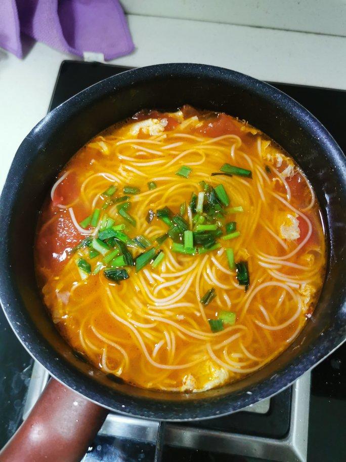 宇宙无敌好吃的西红柿鸡蛋面 三口之家的快手一餐