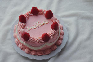 复古可爱 |「宝藏草莓奶油蛋糕」#YannieFoodie#的做法 步骤20