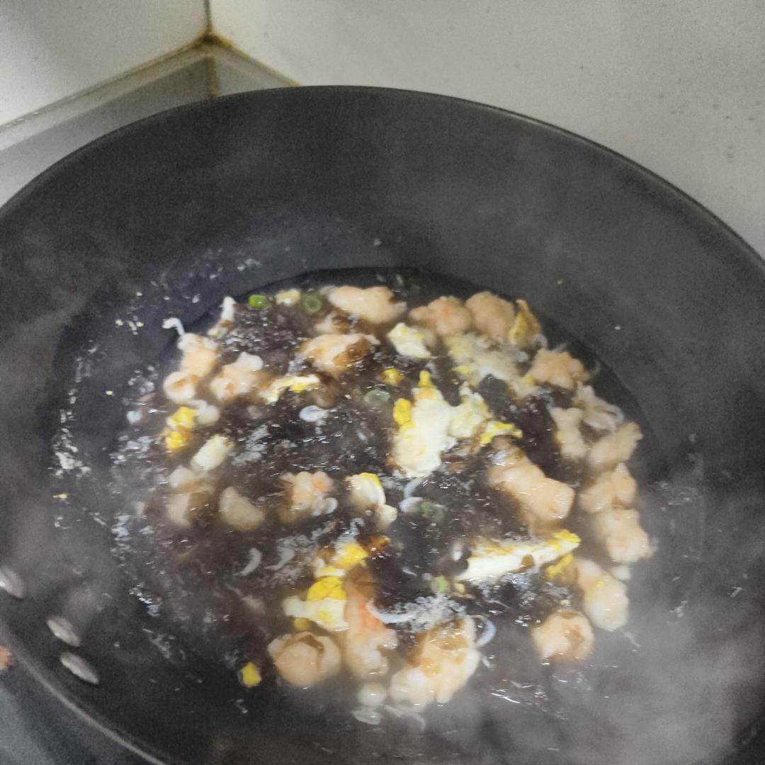 虾滑鸡蛋紫菜汤