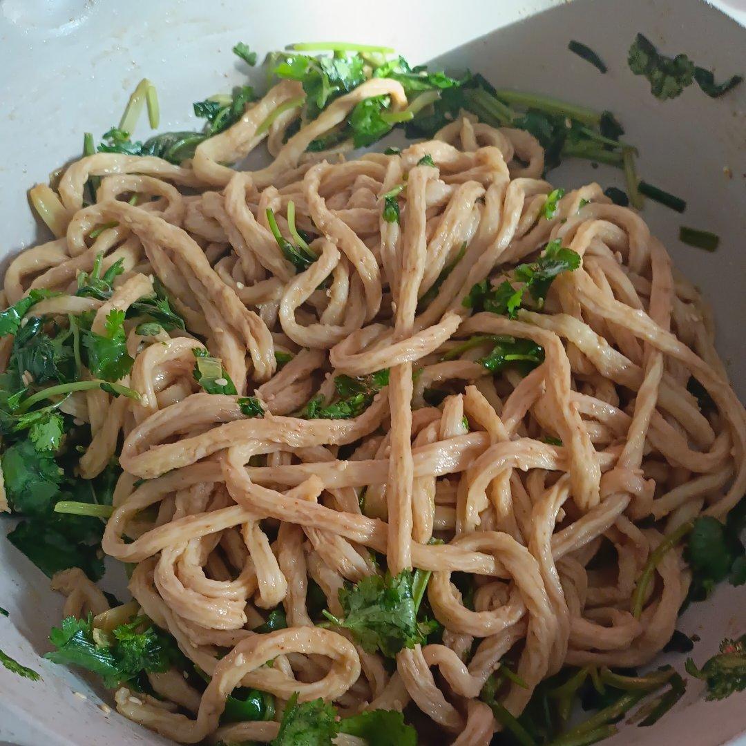 没朋友的凉皮牛筋面