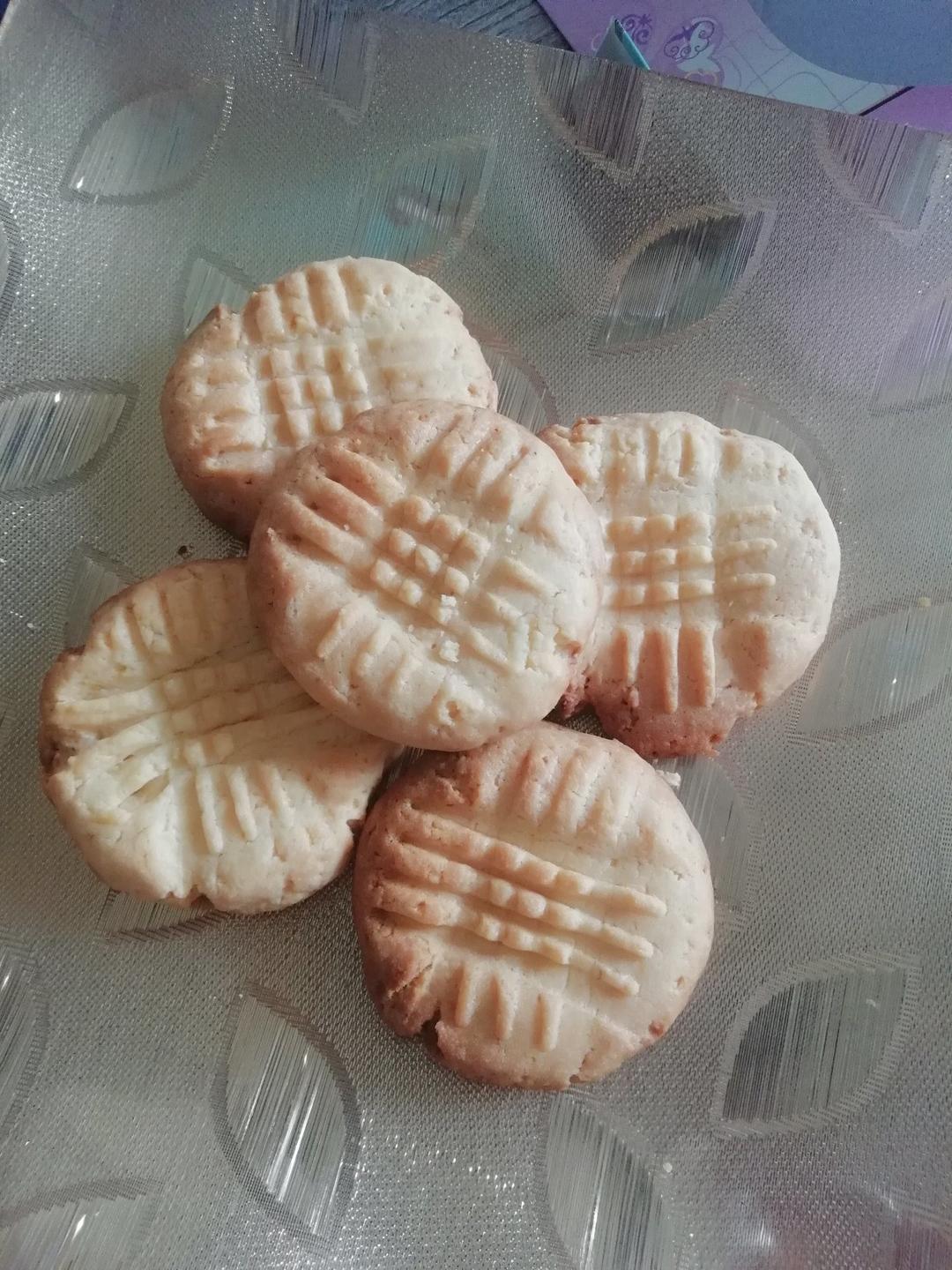 牛奶饼干