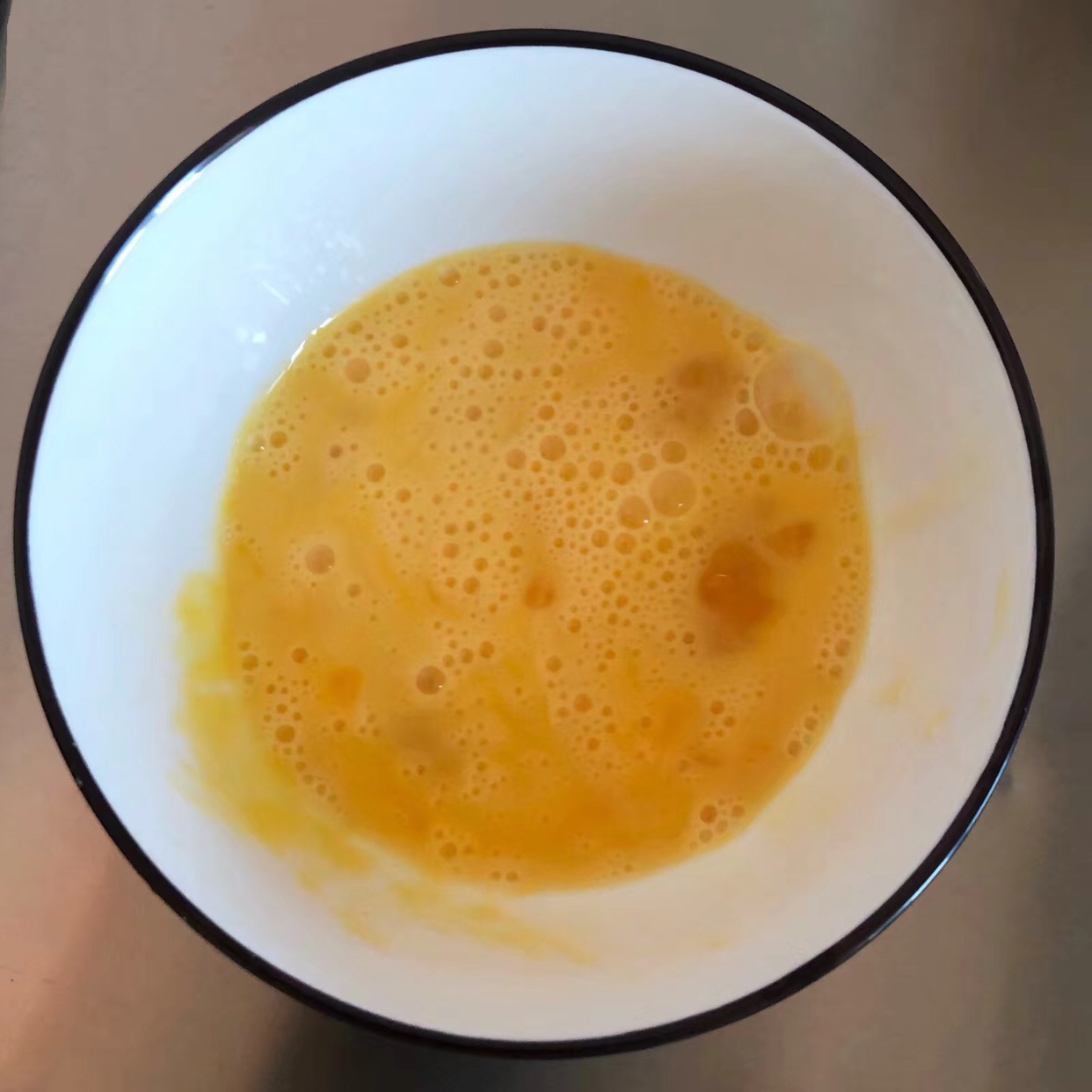 油炸黄金鸡蛋馒头片的做法 步骤4