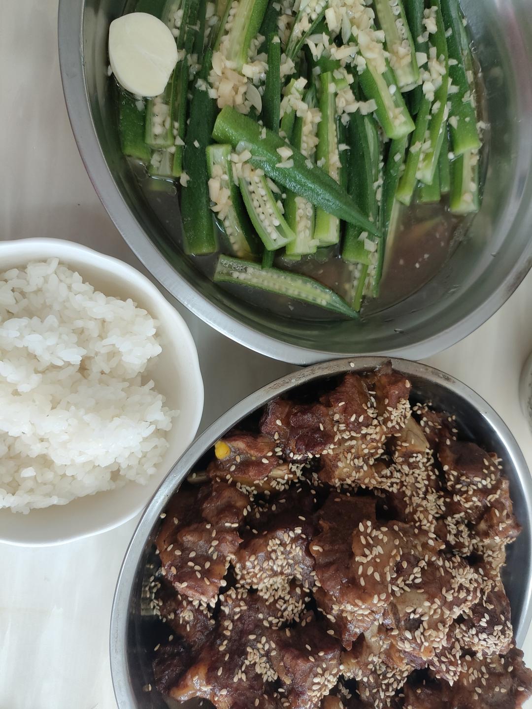 ‼️从此爱上秋葵‼️
白灼秋葵