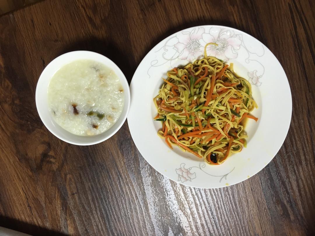 十五分钟快手之香滑皮蛋瘦肉粥(附五分钟电饭煲电压力锅更快捷方法)