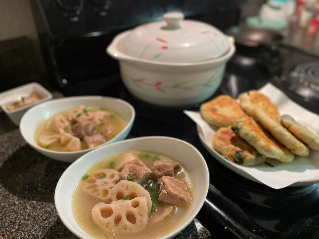 湖北菜肴 排骨藕汤