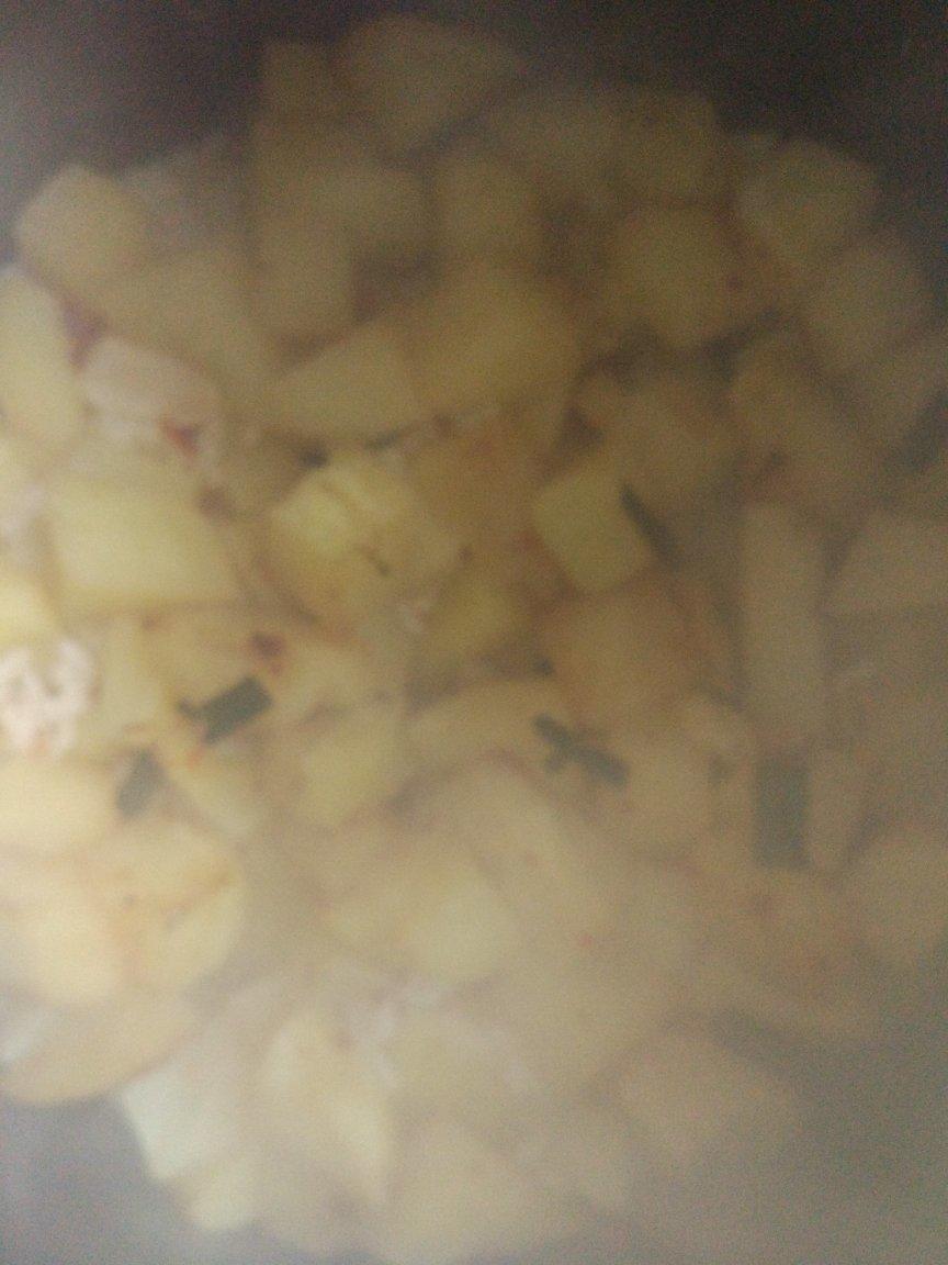 土豆焖饭（电饭锅版）
