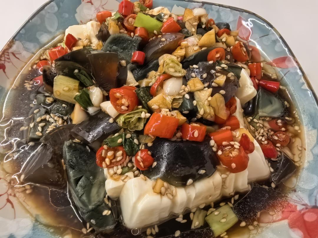 皮蛋拌豆腐