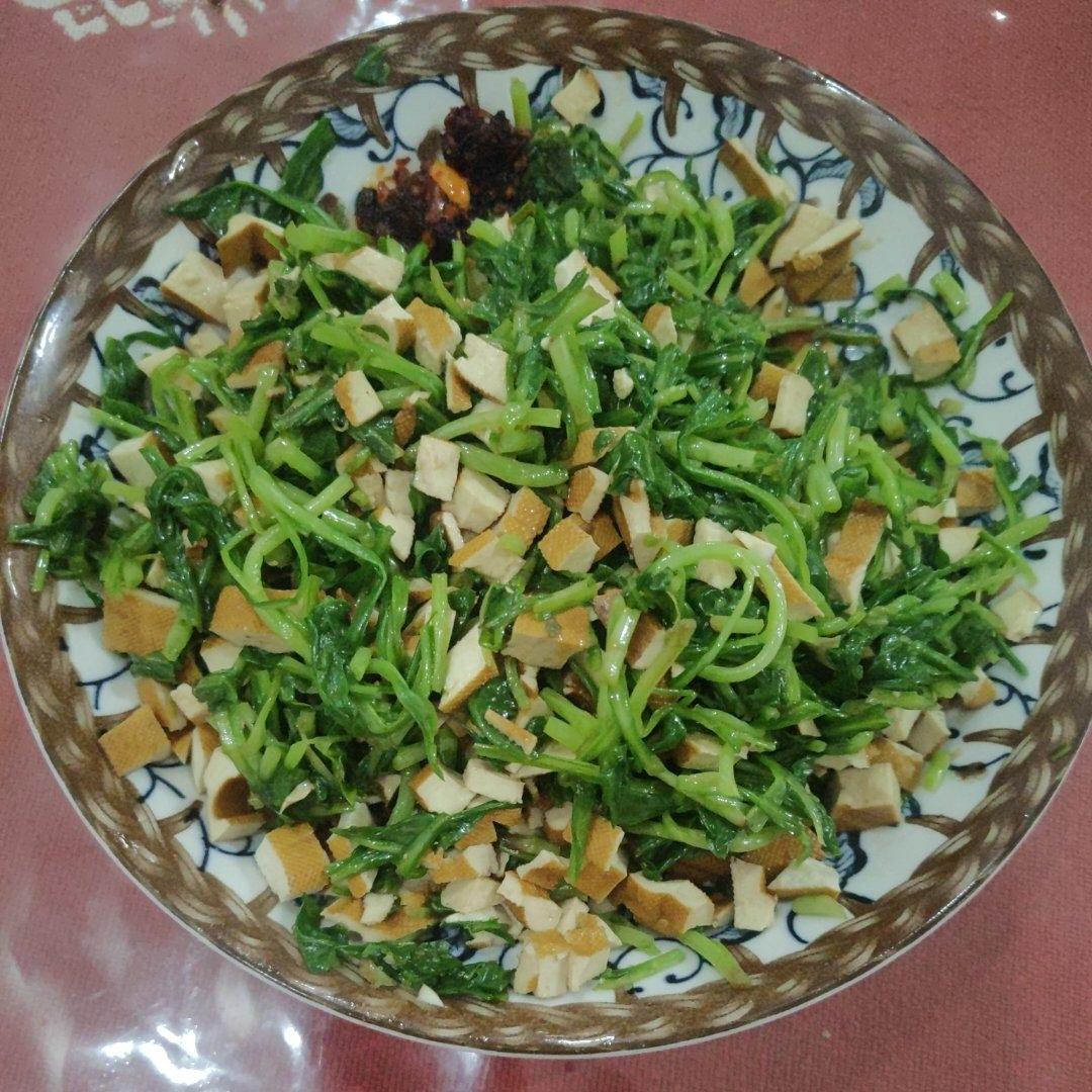 马兰头拌香干，舌尖上的春意一定要尝！