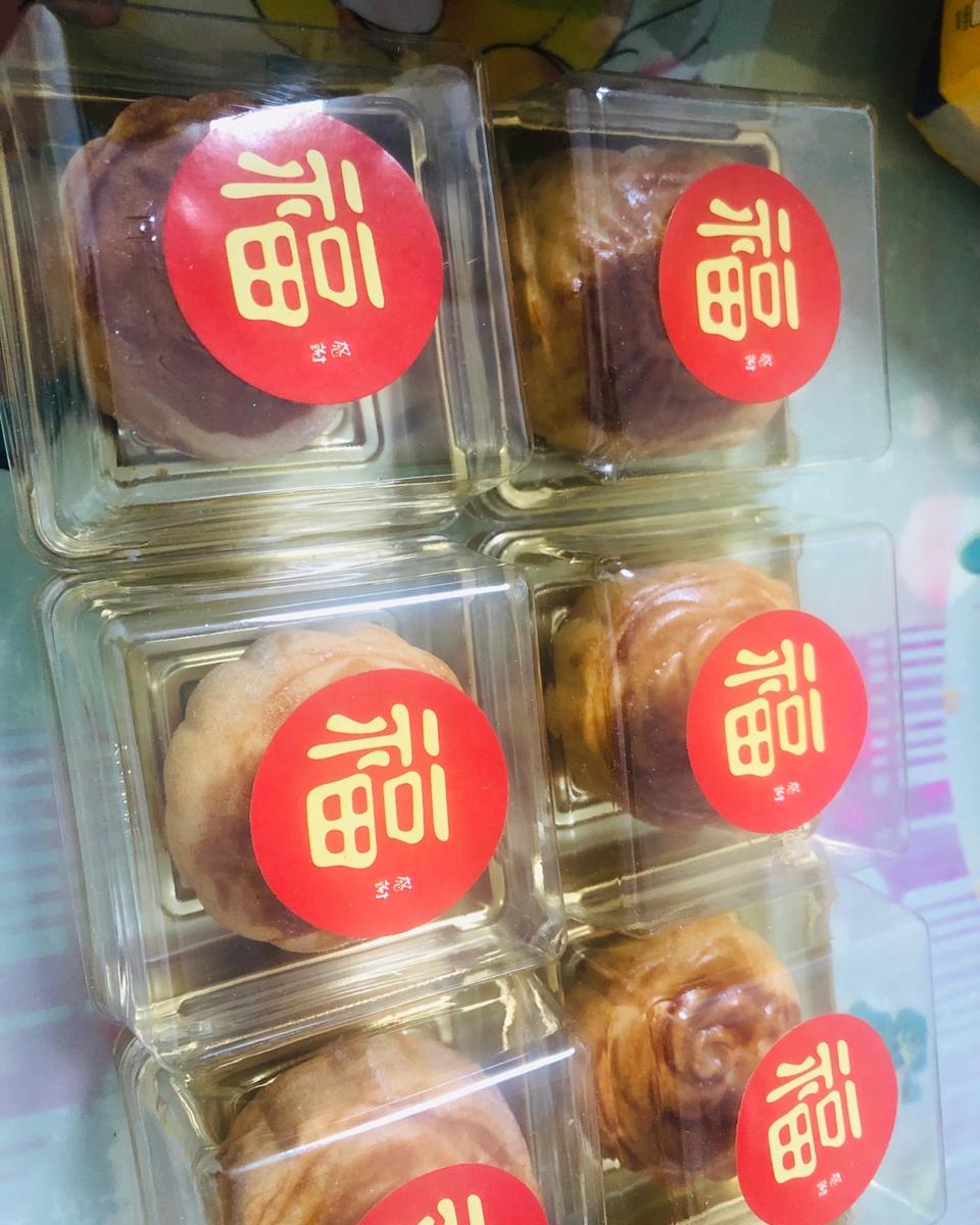 广式月饼—蛋黄莲蓉月饼