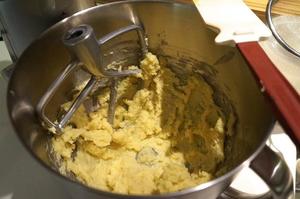 蜂蜜香草鹽粒全麥酥餅的做法 步骤4
