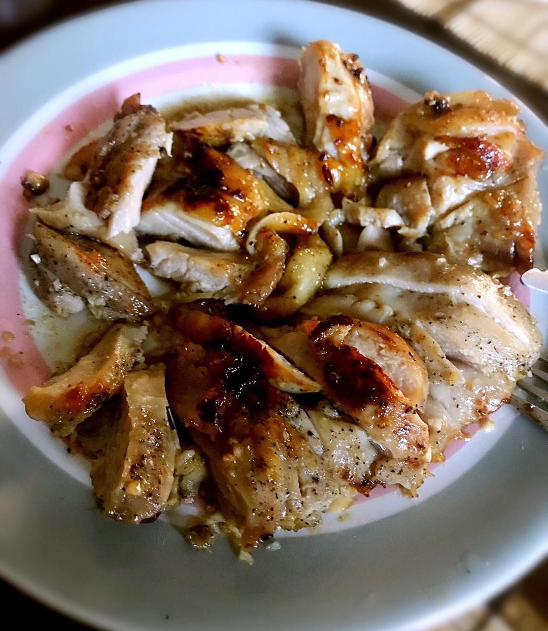 酷炫屌炸天好吃的煎鸡胸肉（香蒜蜂蜜煎鸡胸肉）