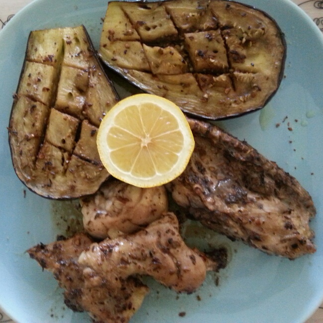 柠香欧芹烤鸡腿