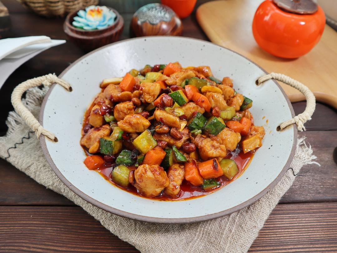 经典菜系～家常宫保鸡丁的做法