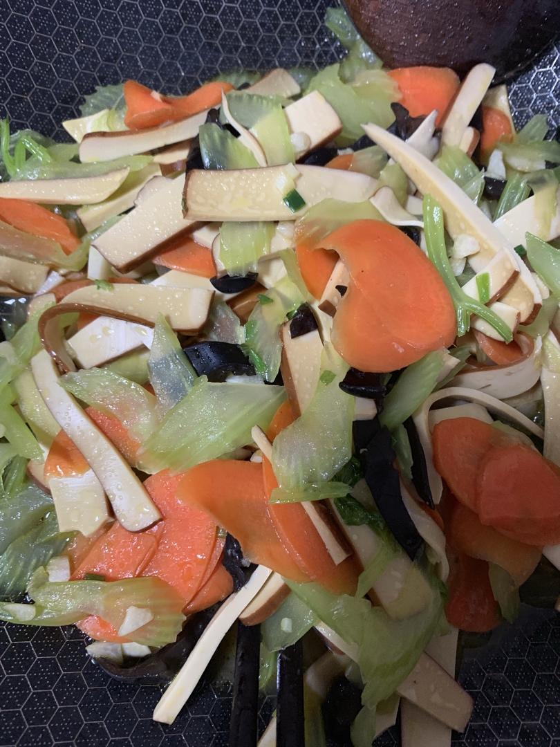 芹菜炒香干