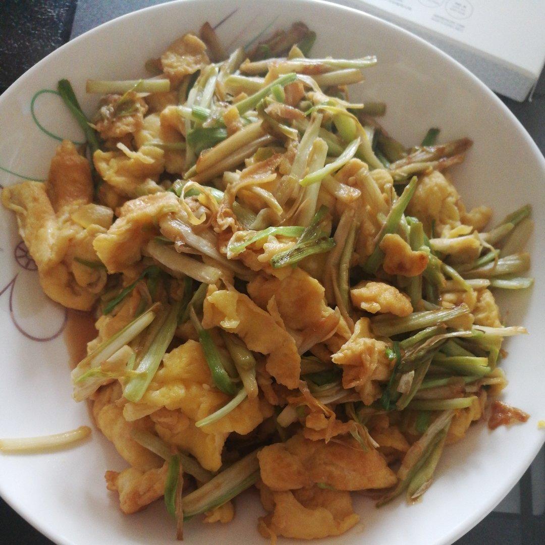蒜黄炒鸡蛋