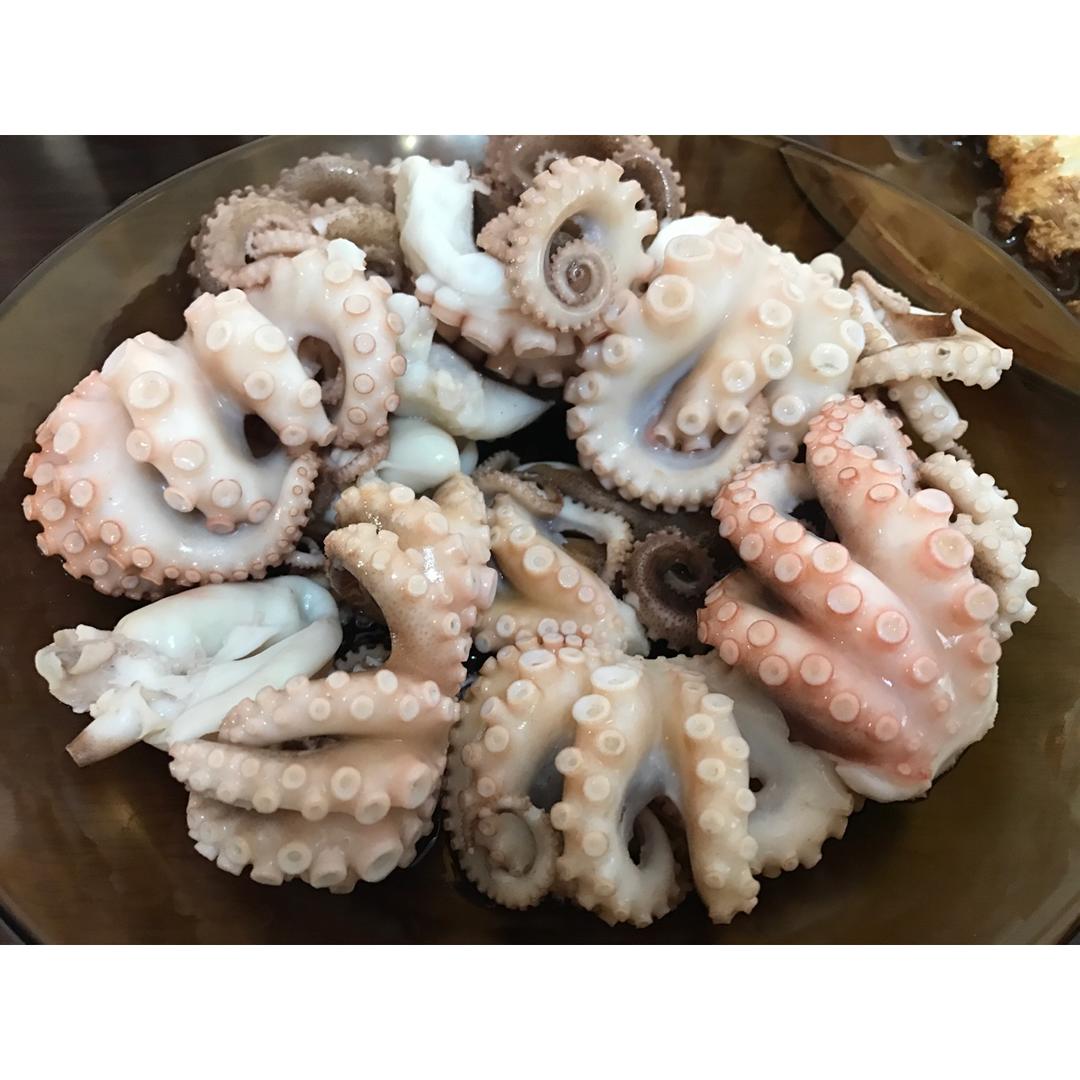 生呛八带鱼（章鱼）