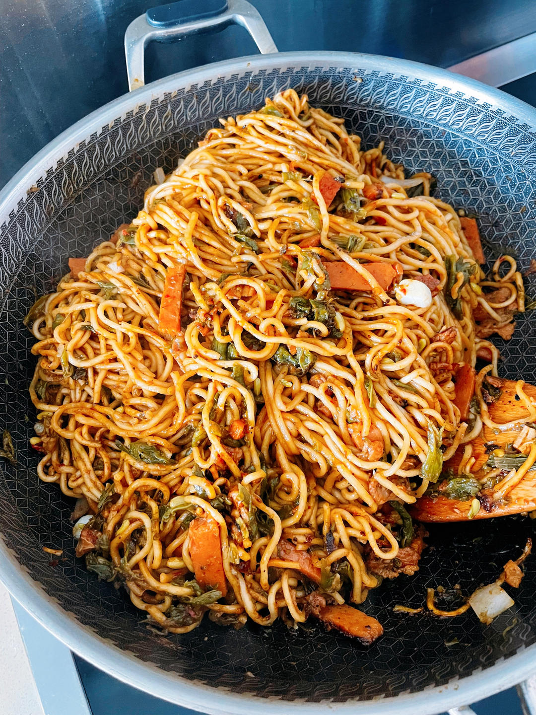 曼食慢语丨排骨豆角焖面