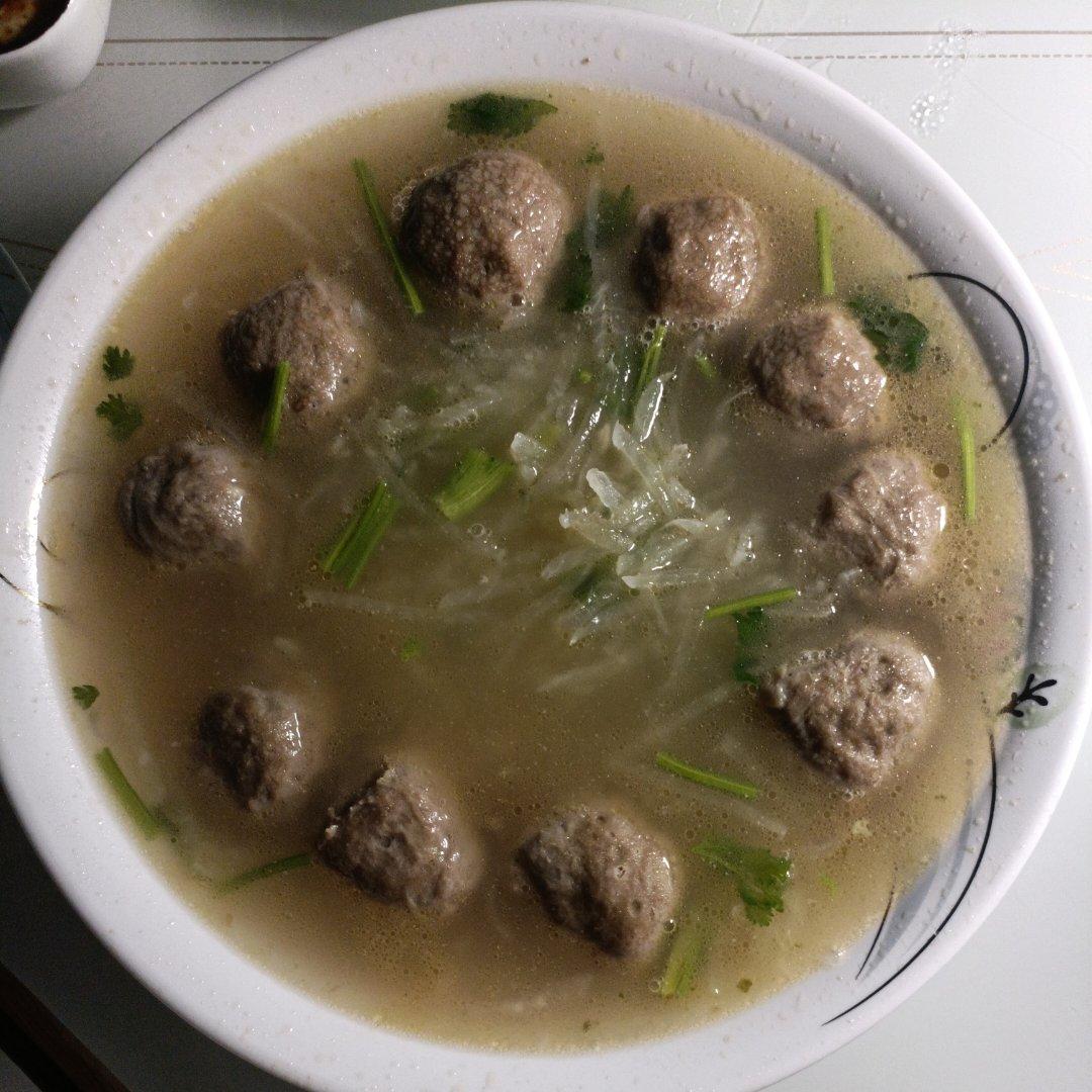 肉丸萝卜丝汤，养生又美味（生姜丸子汤）