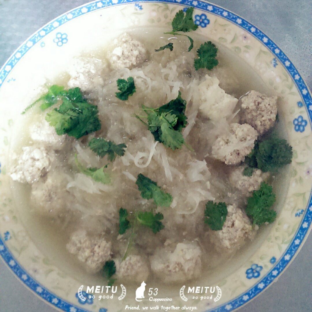 【10分钟系列】白萝卜豆腐圆子汤