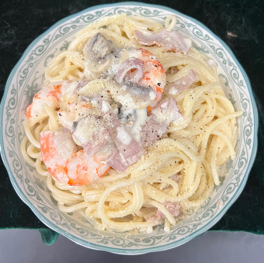 奶油蘑菇培根意大利面