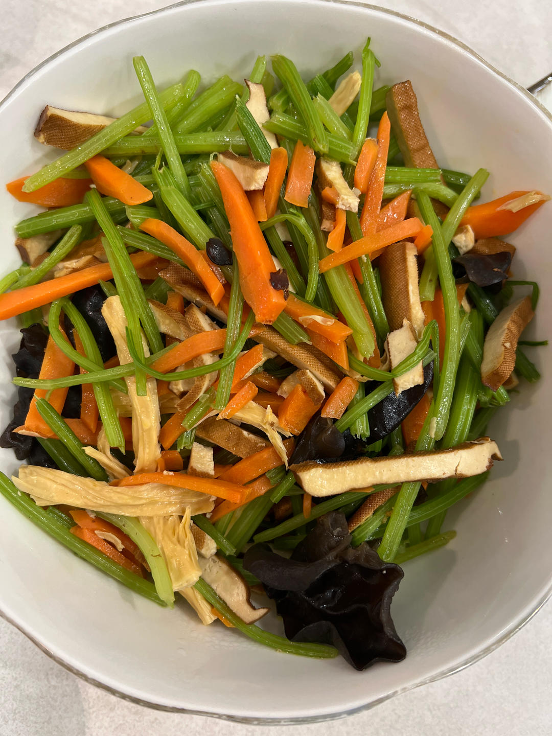 芹菜炒木耳~低脂又美味