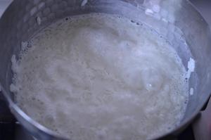 鲜奶米饭布丁的做法 步骤3