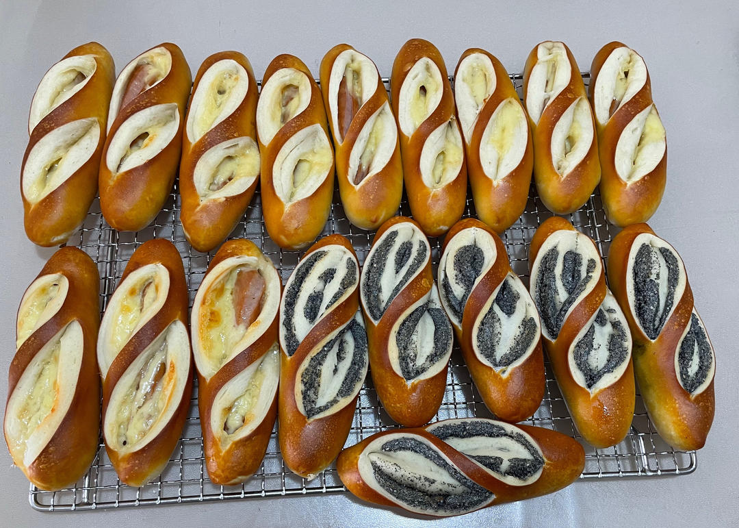德式香肠芝士碱水棒🥖肉食党的本命面包