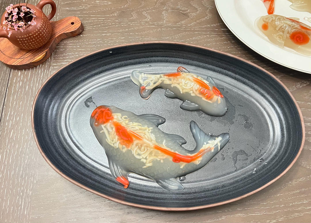 ㊗️连年有🐠㊗️
          🧧🐟跃龍门🧧
锦鲤皮冻 
            - 天然的胶原蛋白