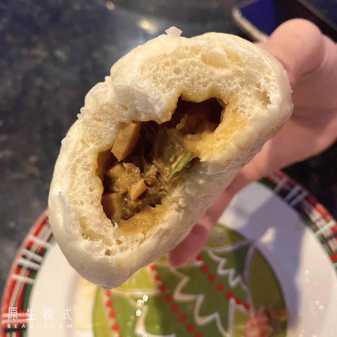 松软多汁的肉包子