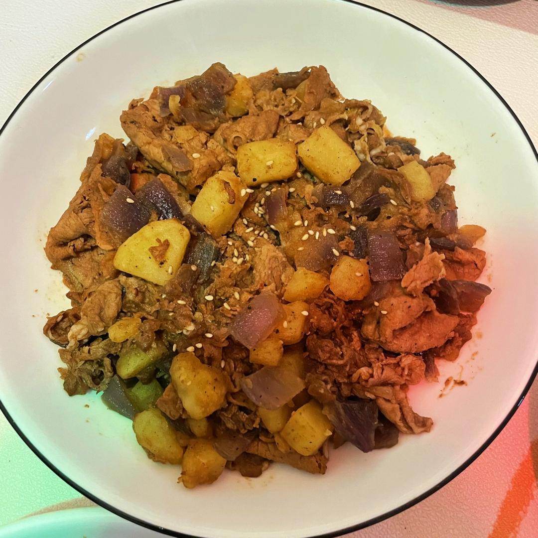 好吃到舔碗底的土豆肥牛拌饭
