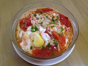 西红柿鸡蛋鲜虾面的做法 步骤7