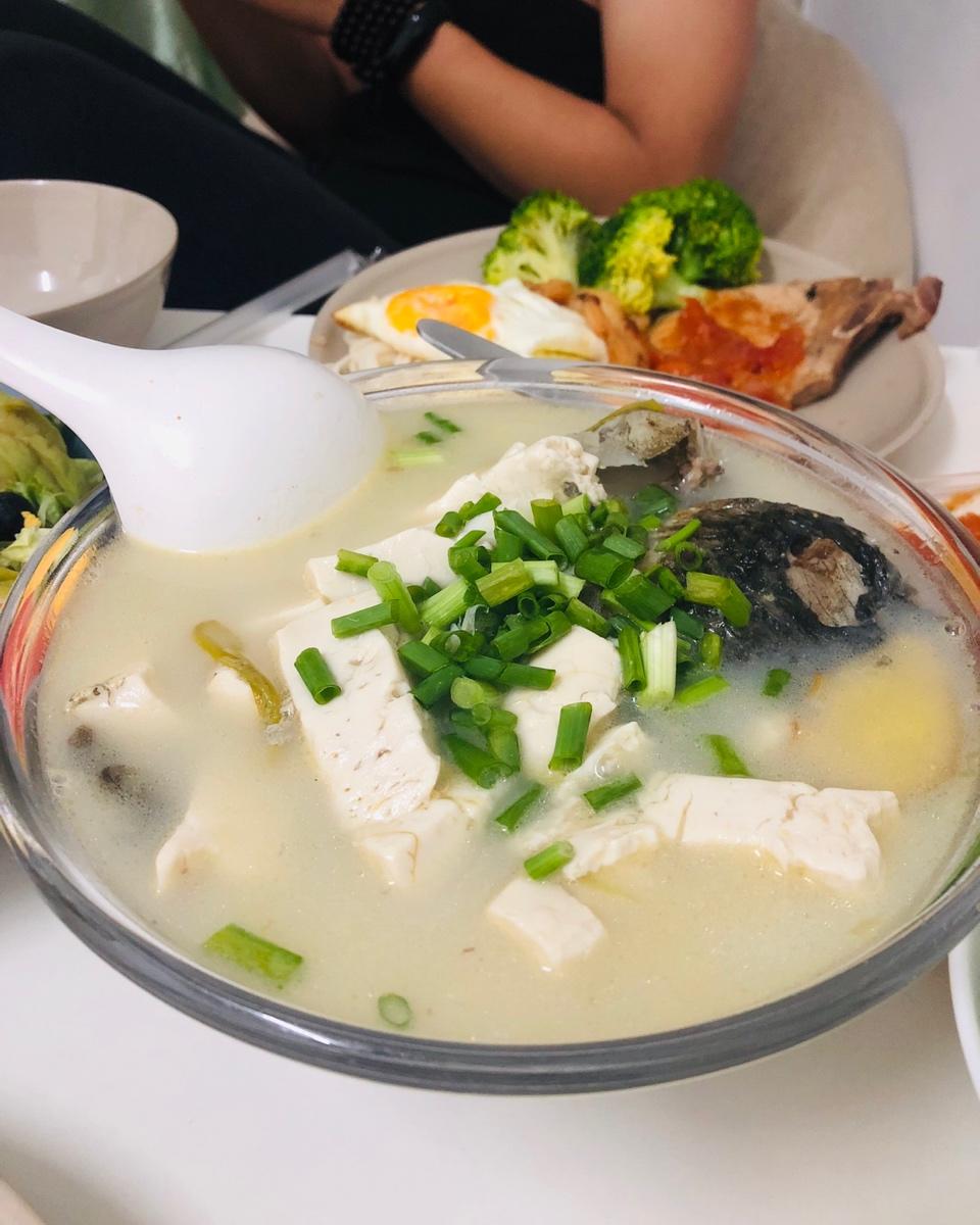 鲫鱼豆腐汤