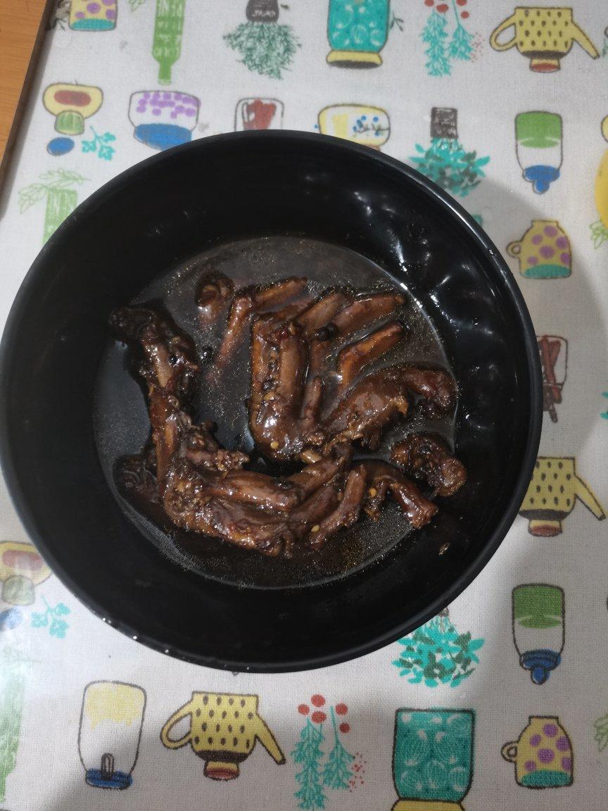 香卤鸭掌（好吃得不得了）
