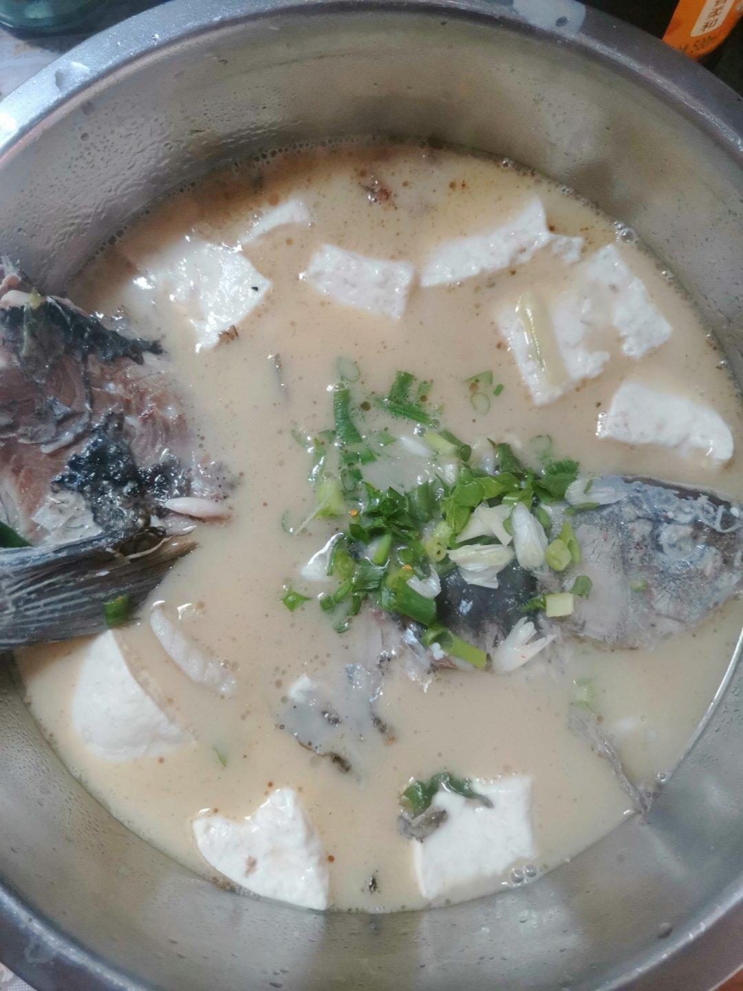 鲫鱼豆腐汤