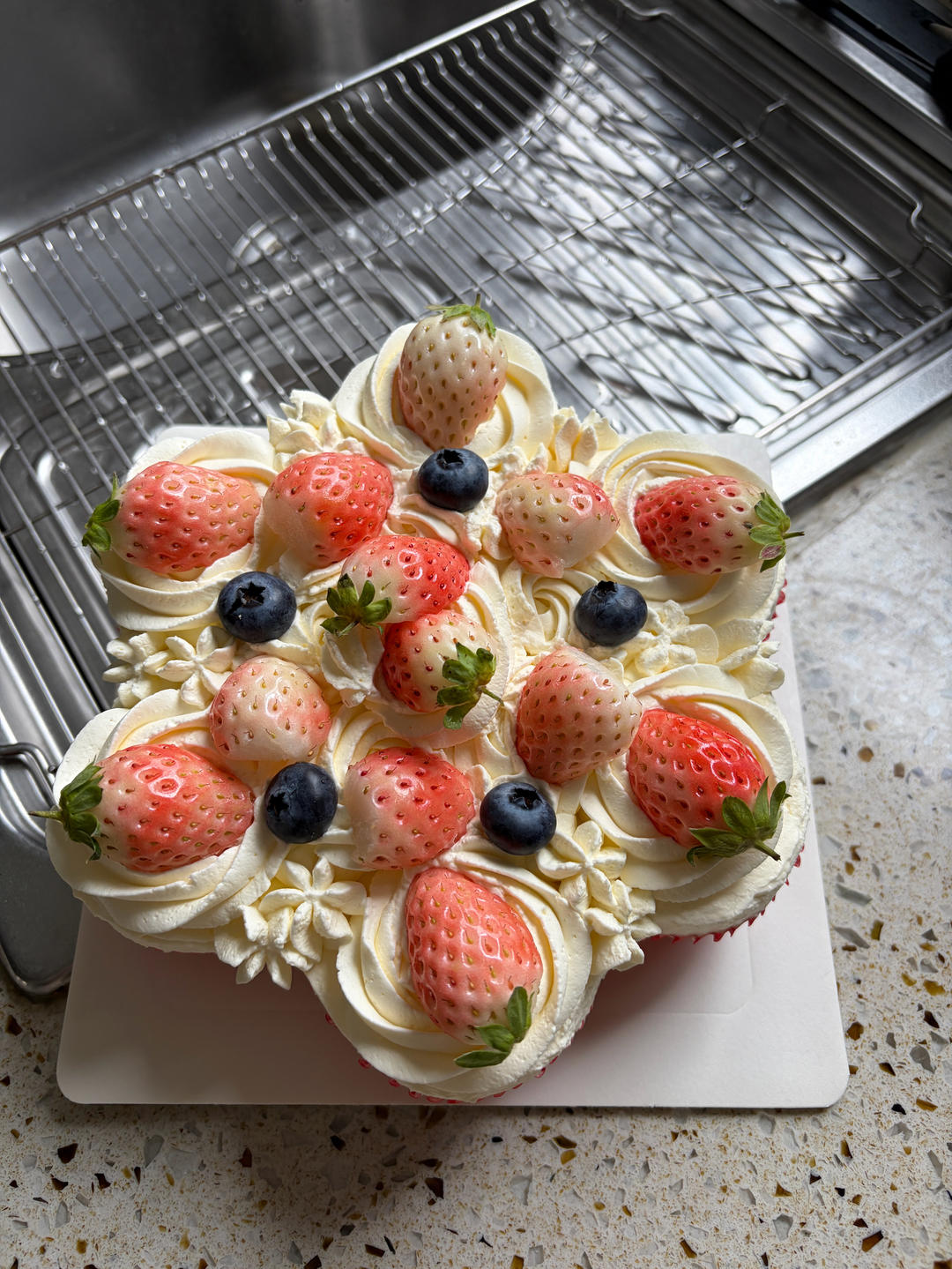 软萌软萌的古早味纸杯蛋糕