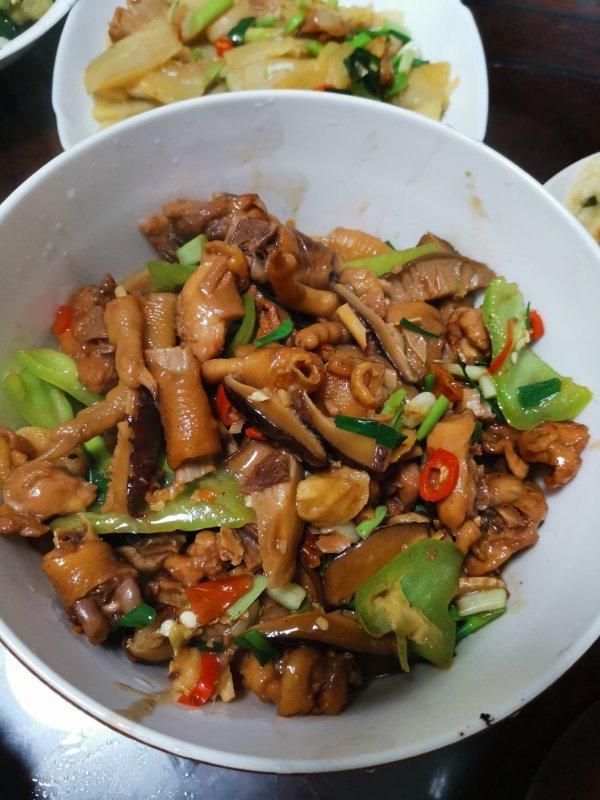 学生时代的味道！黄焖鸡米饭！
