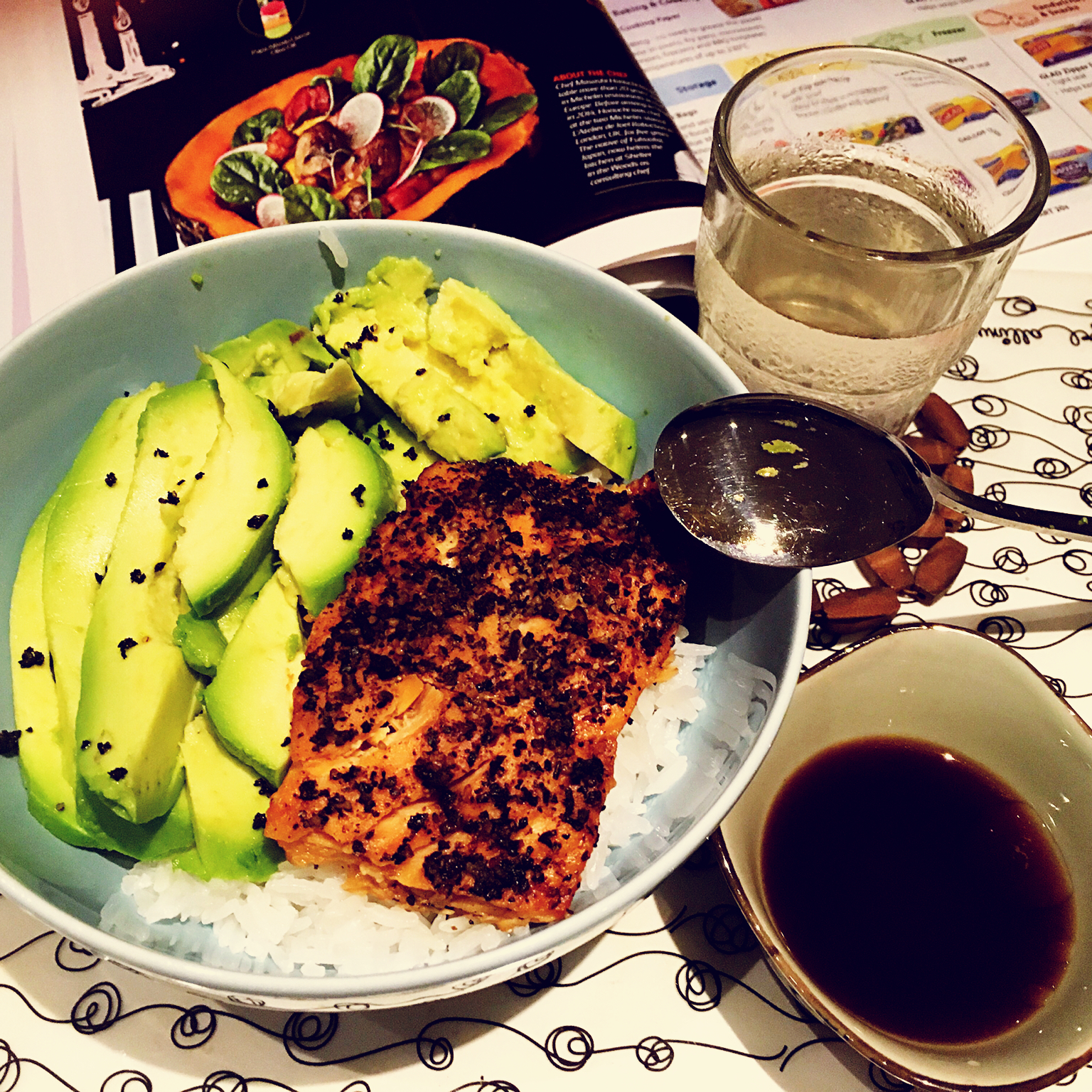 三文鱼牛油果拌饭