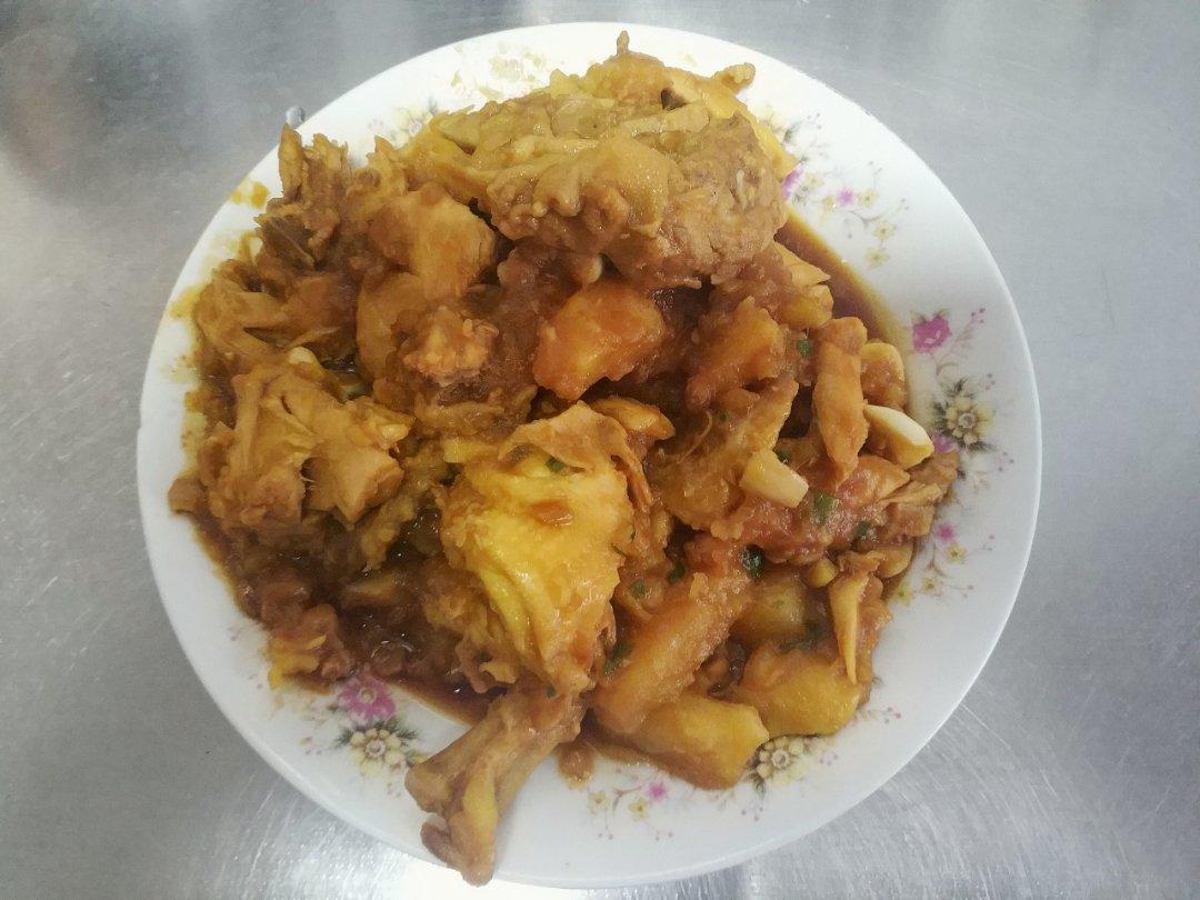 红烧鸡块炖土豆