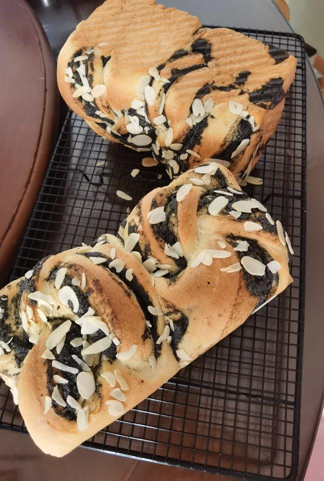 黑芝麻酱年轮吐司