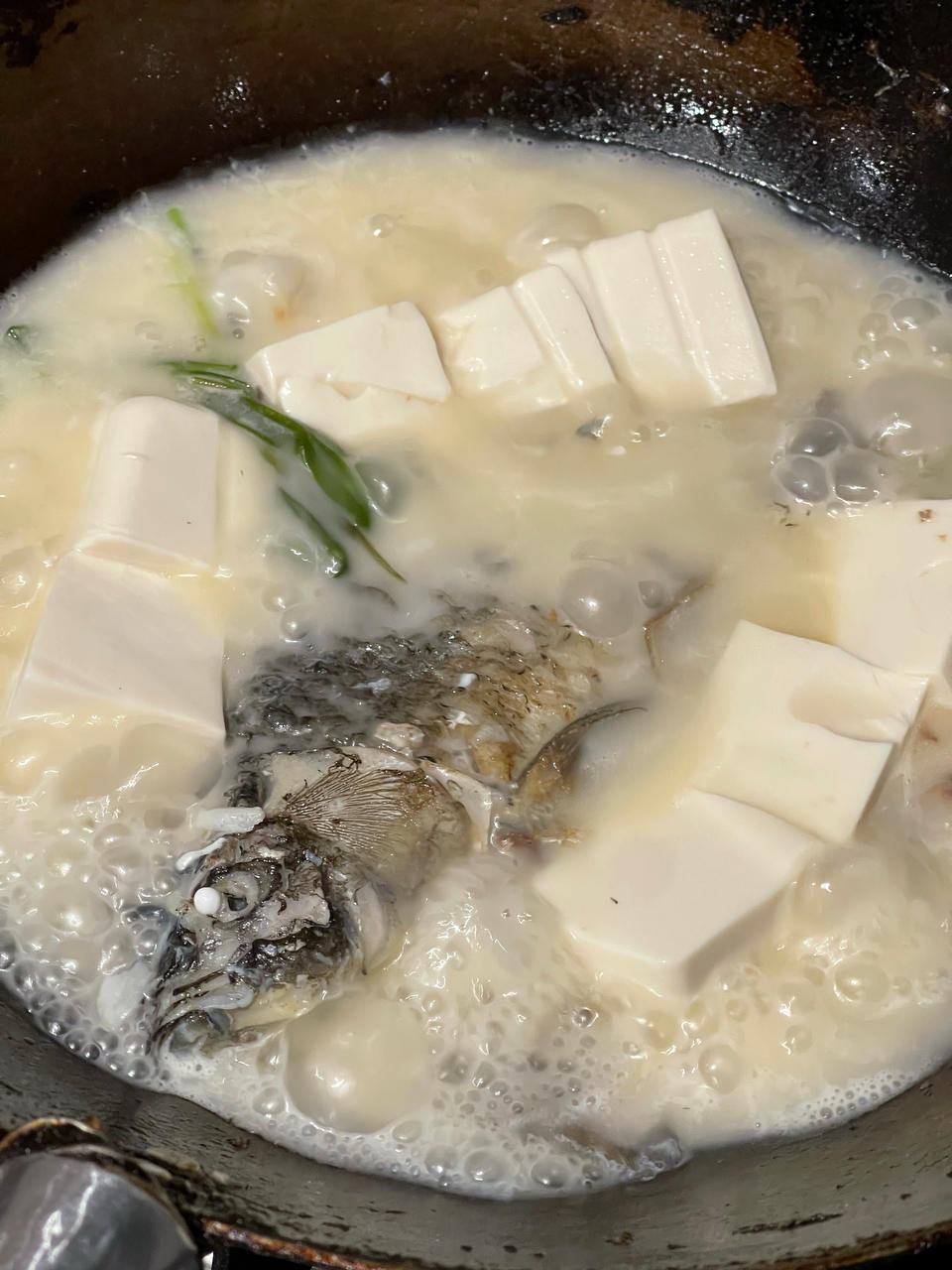 奶白鲫鱼豆腐汤|一条鱼最后的温柔
