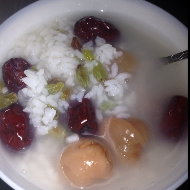 babyshasha做的荔枝红枣糙米粥