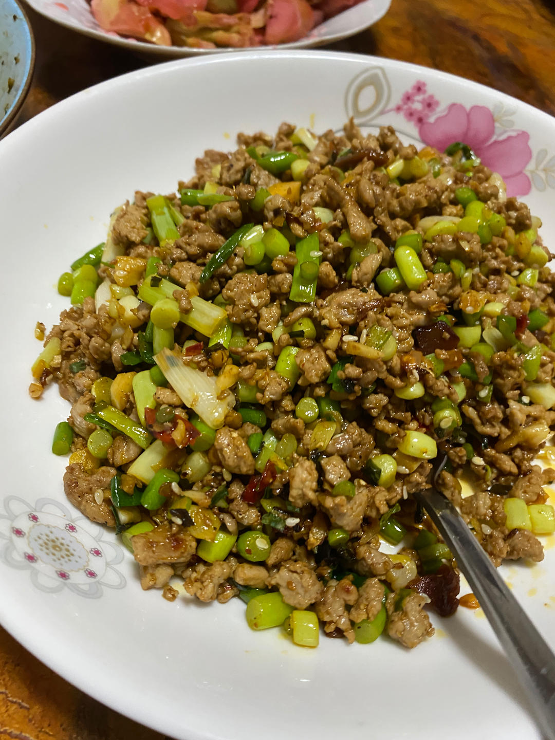 下饭外婆菜（肉沫炒蒜薹沫）