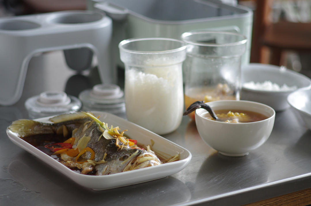 清蒸黄花鱼+蒸米饭+灵芝玉米鸡肉炖盅【12月北鼎蒸炖锅食谱】的做法